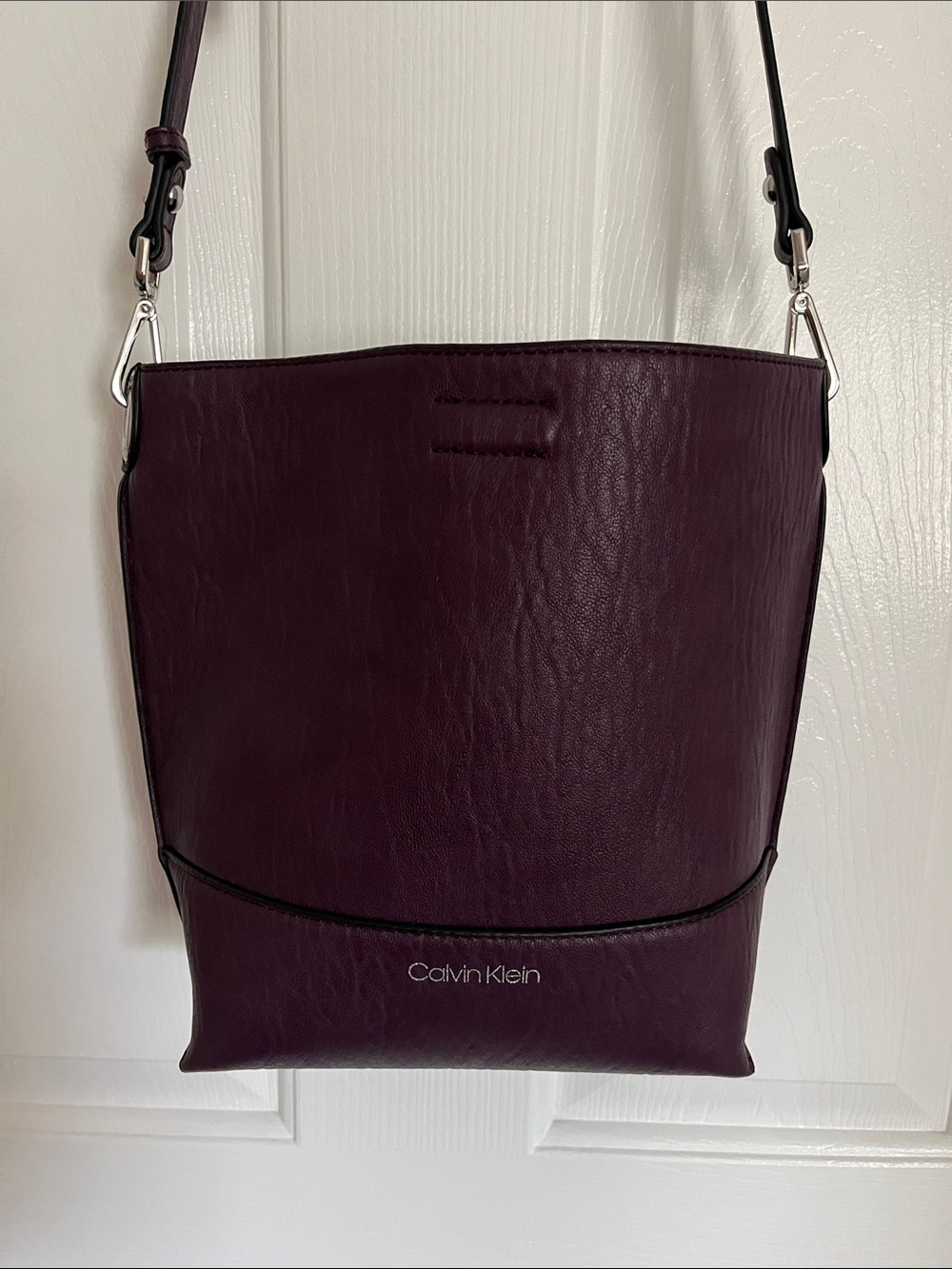 NWT Calvin Klein Black / Deep Plum Reversible Crossbody Shoulder Bag